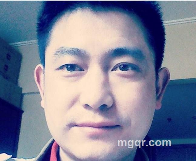 胃疼的猪的头像