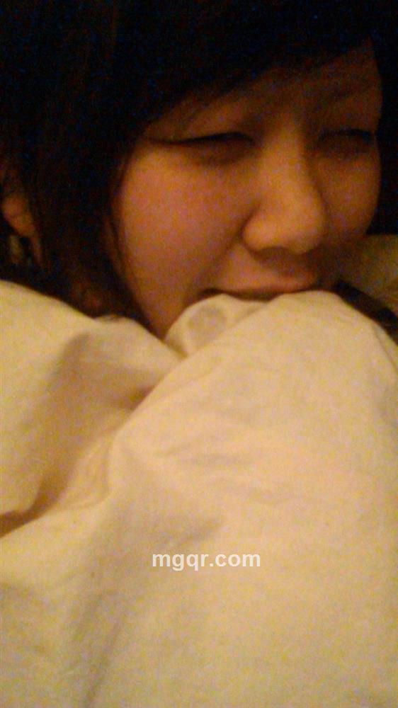 被烤焦的顾小添