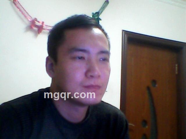 无聊的夜里的头像