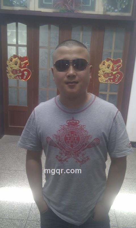 卖烟花的小男孩