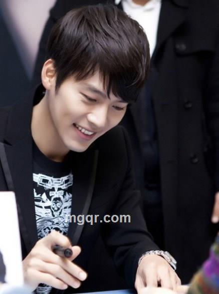 忧郁王子1015的头像