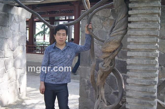 等爱的玫瑰M的头像