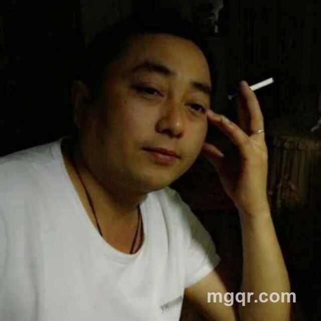 淡淡的烟灰的头像