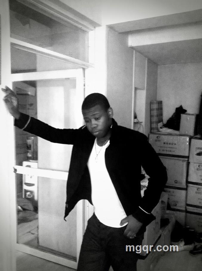  Grand poupy 帅哥的头像