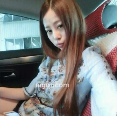 散尽妩媚与妖娆的女人的头像