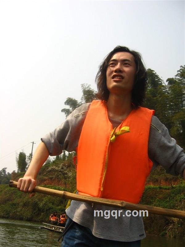 楼上这个男人的头像