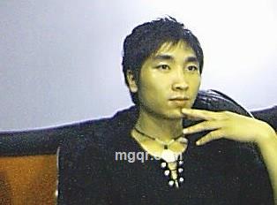 转身想起AI的头像