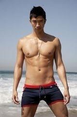 老实巴交不惹祸