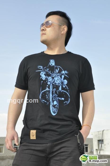 金色的小伙的头像