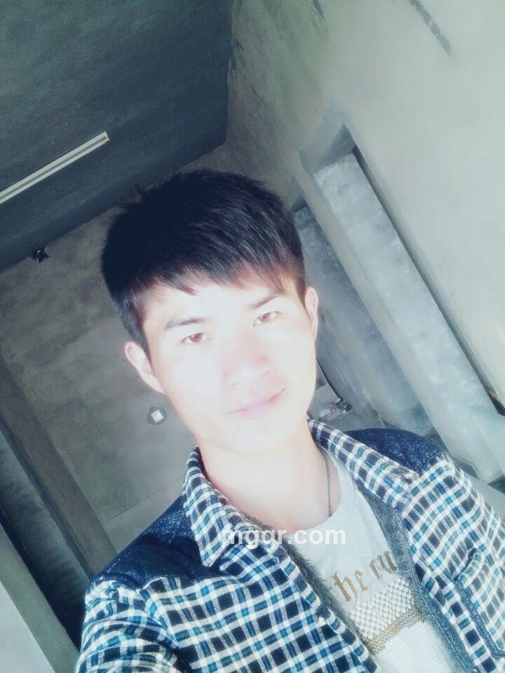 少的地方飞 的头像