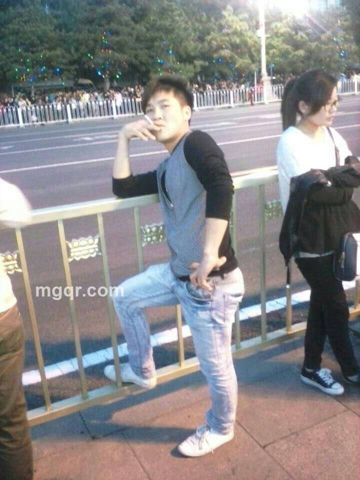 帅哥一天很寂寞的头像