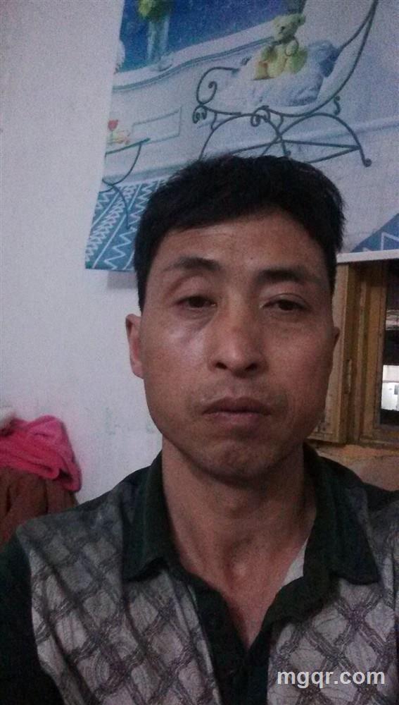 认真的老男的头像