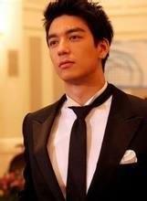 半城繁华半城伤没的头像