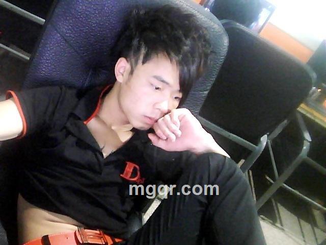 一穷夫 求?? 的头像