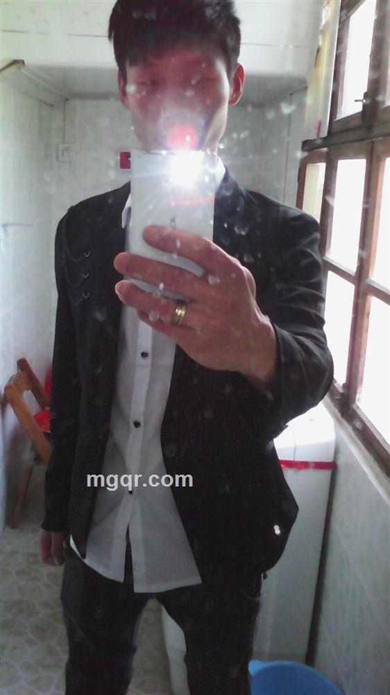 一个你模仿不起的男人的头像