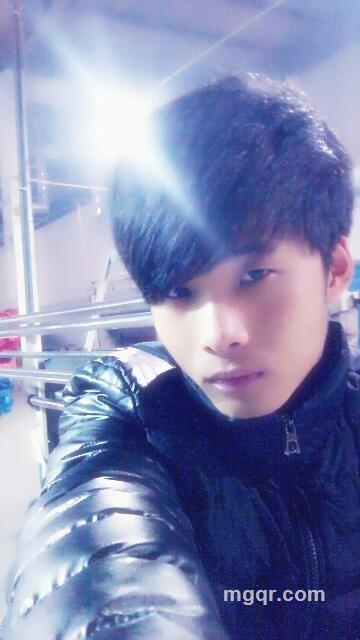 蔷薇尽落╮伤流年ゞ