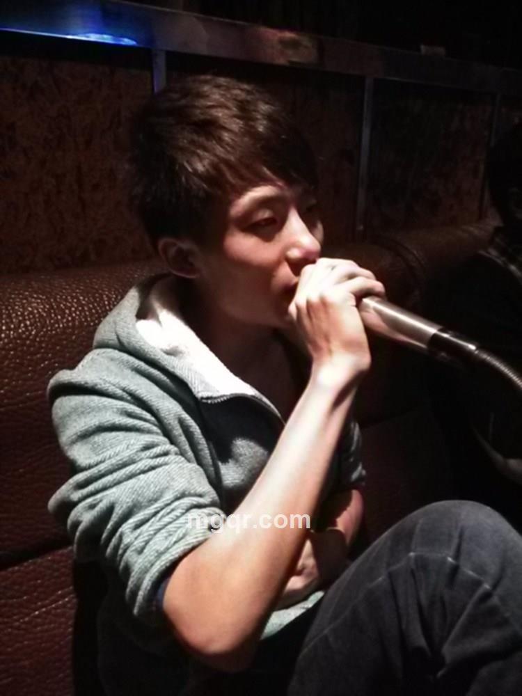 *丝青年。的头像