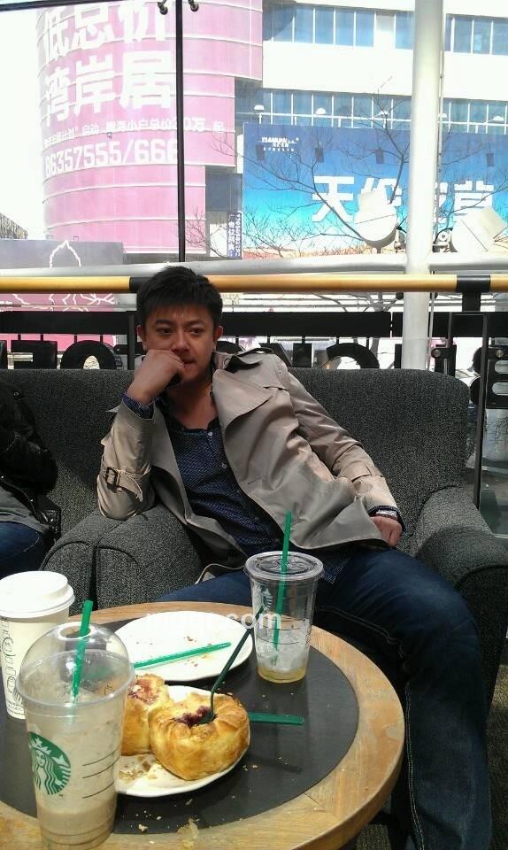 给浪漫加点马赛克的头像