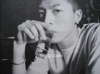 孤独的夜色号寂寞的头像