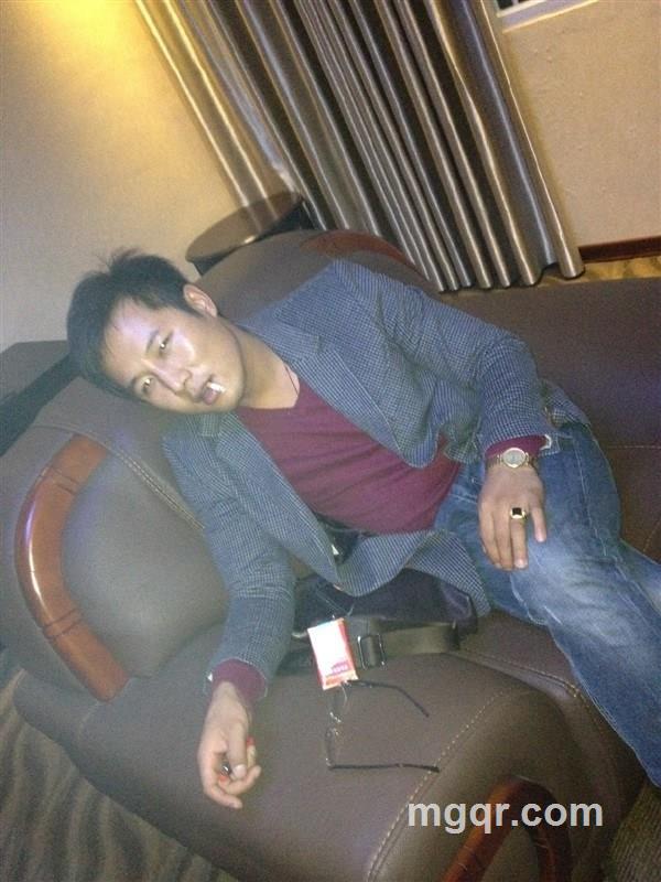 床空了一半的头像