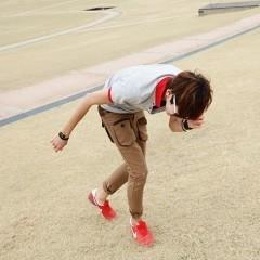 低頭，吻妳的头像