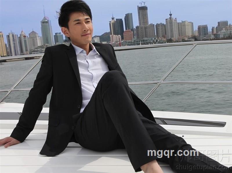 鱼儿快游的头像