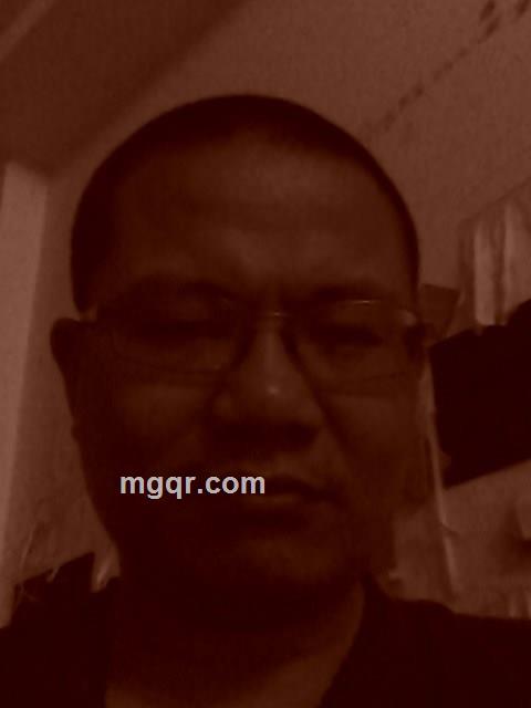 一个色色中的人的头像