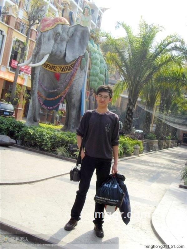 在不疯狂我们就老了的头像