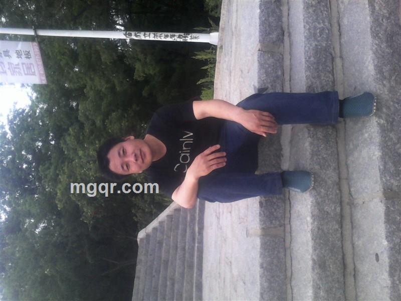 长长的站台的头像