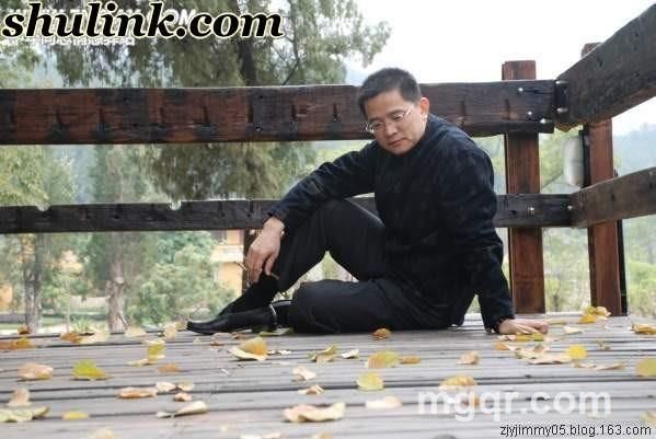 羽扇儒雅的头像