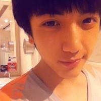 略胖的男孩的头像