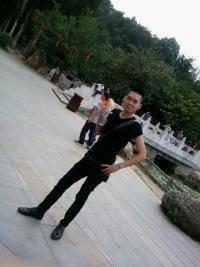 小黑 FH的头像