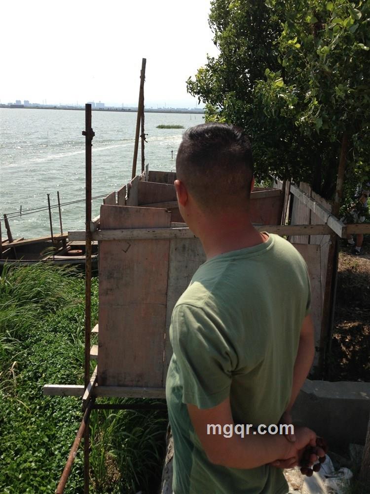 猛然回头的头像