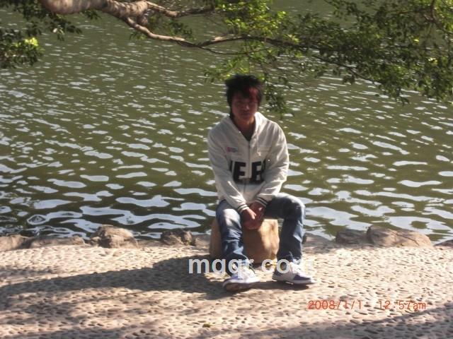 现实冷漠的头像