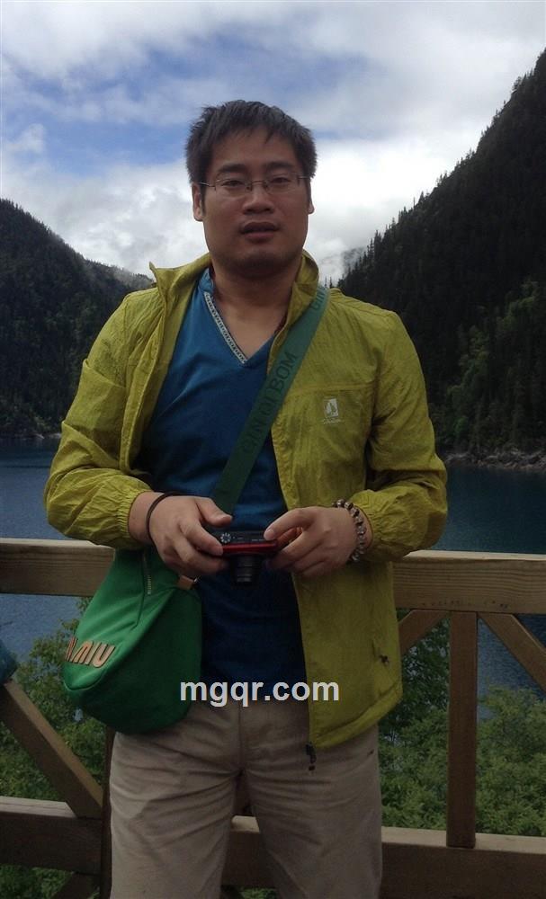 游来游去的鱼的头像