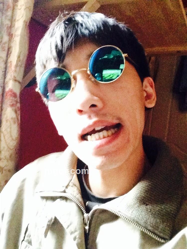 龙龙不想一个人