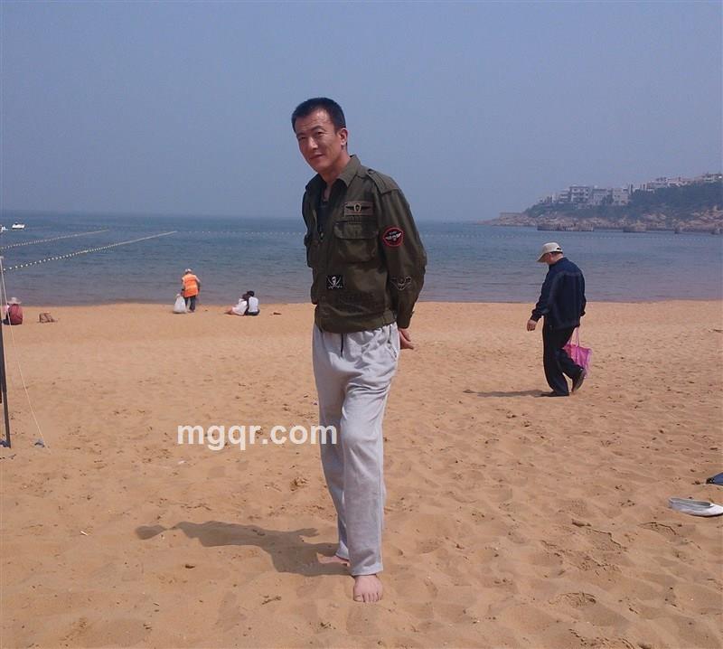 赤，鑫的头像