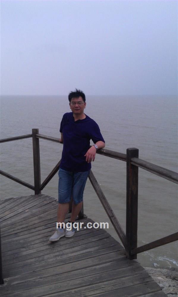 拍拍草帽的头像