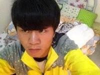 温小洛栓释的男生的头像