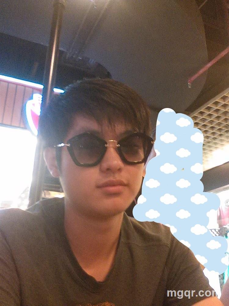 痛的撕心裂肺的头像