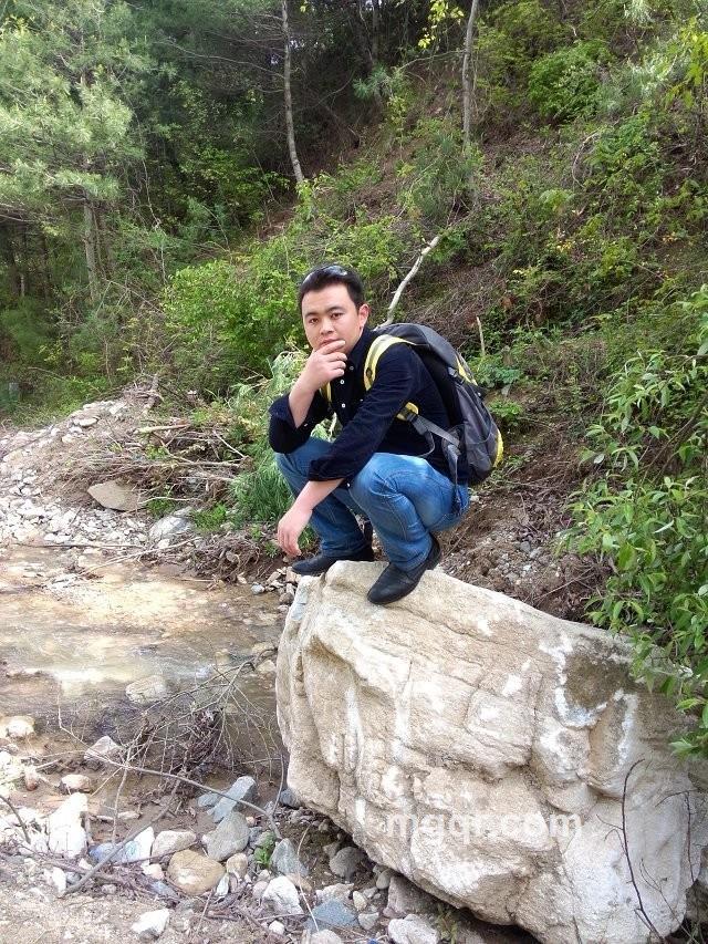 ╭ァ菗煙、獨的头像