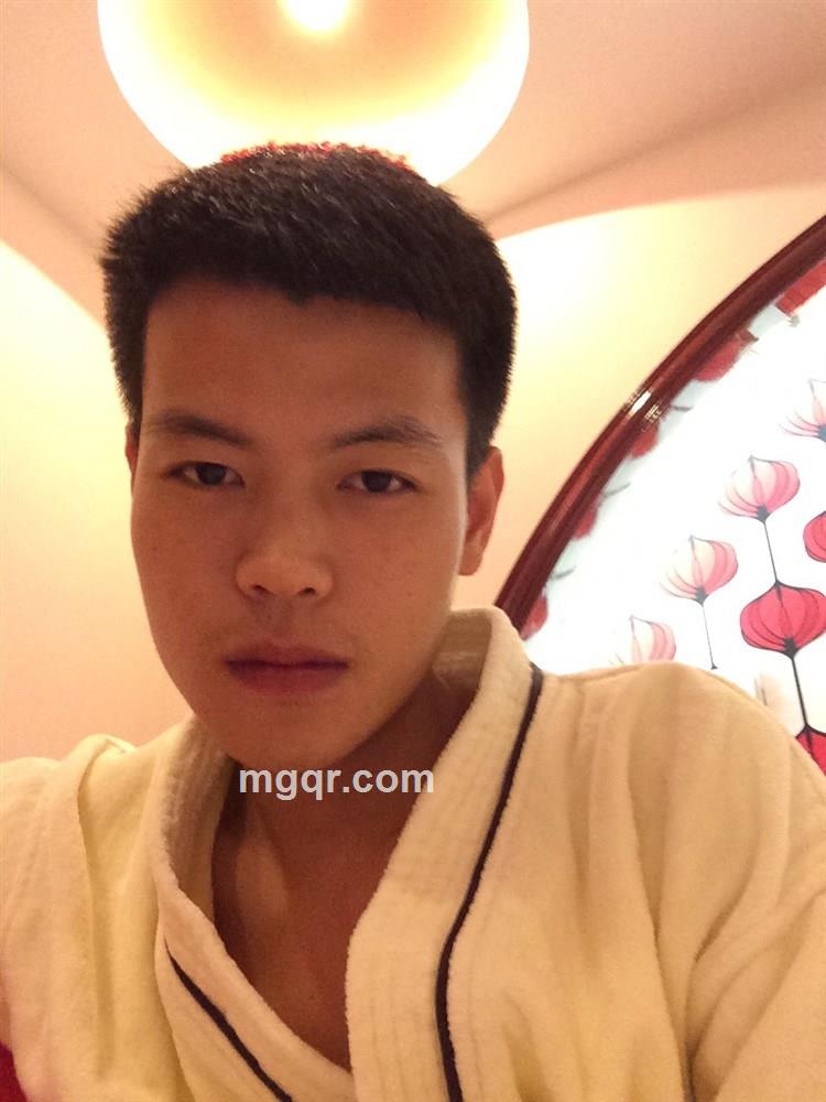 天灰蒙蒙の的头像