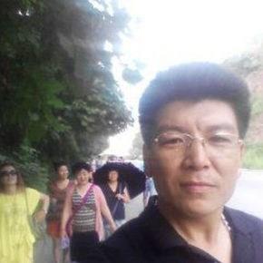 东北猛男的头像