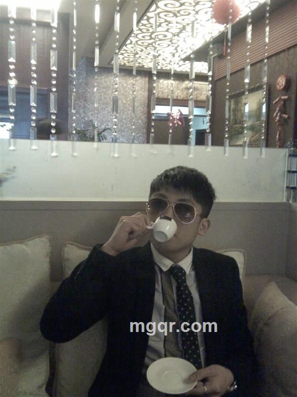 菊花爆满山的头像