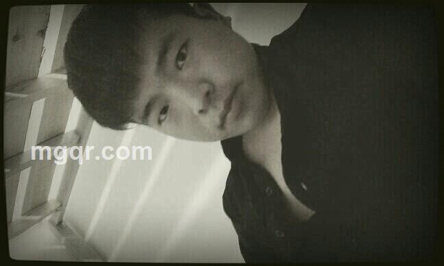 淡蓝色的眼眸的头像