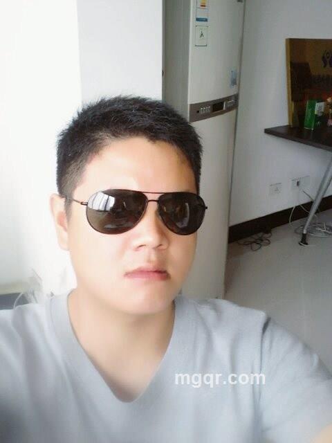 深情相拥@的头像