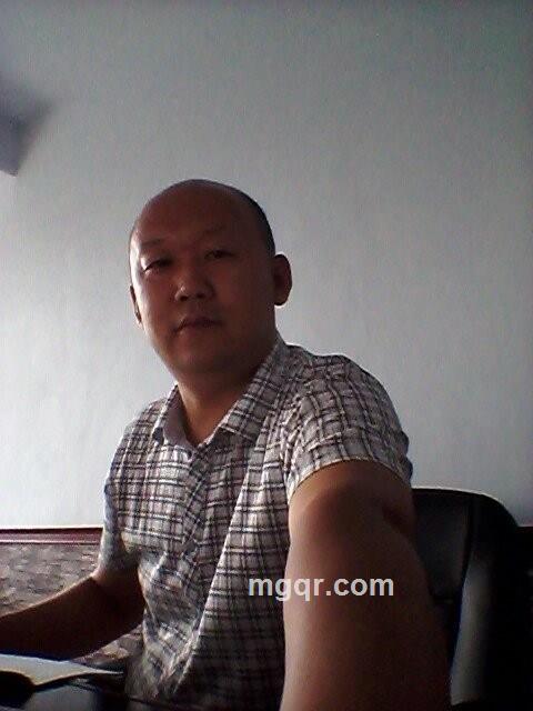 一片绿叶1的头像