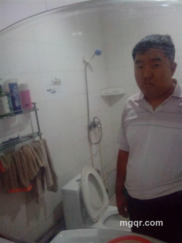 不容易的头像