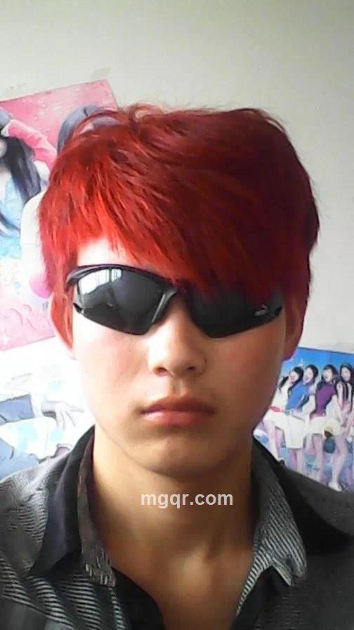 小伙挺拽的头像