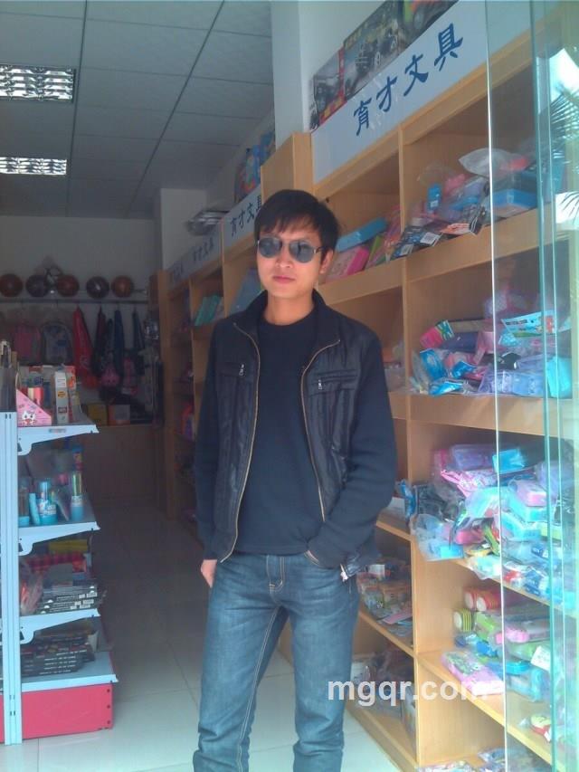 只有半支烟的头像